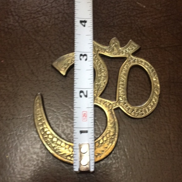Set 2 Metal Om wall hanging 4” tall and 3 1/2” - Picture 6 of 6